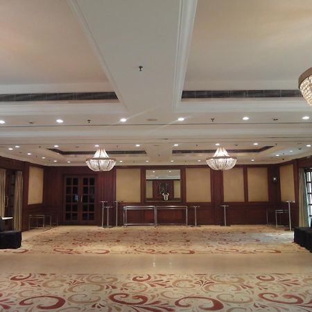 Radisson Hotel Varanasi Esterno foto