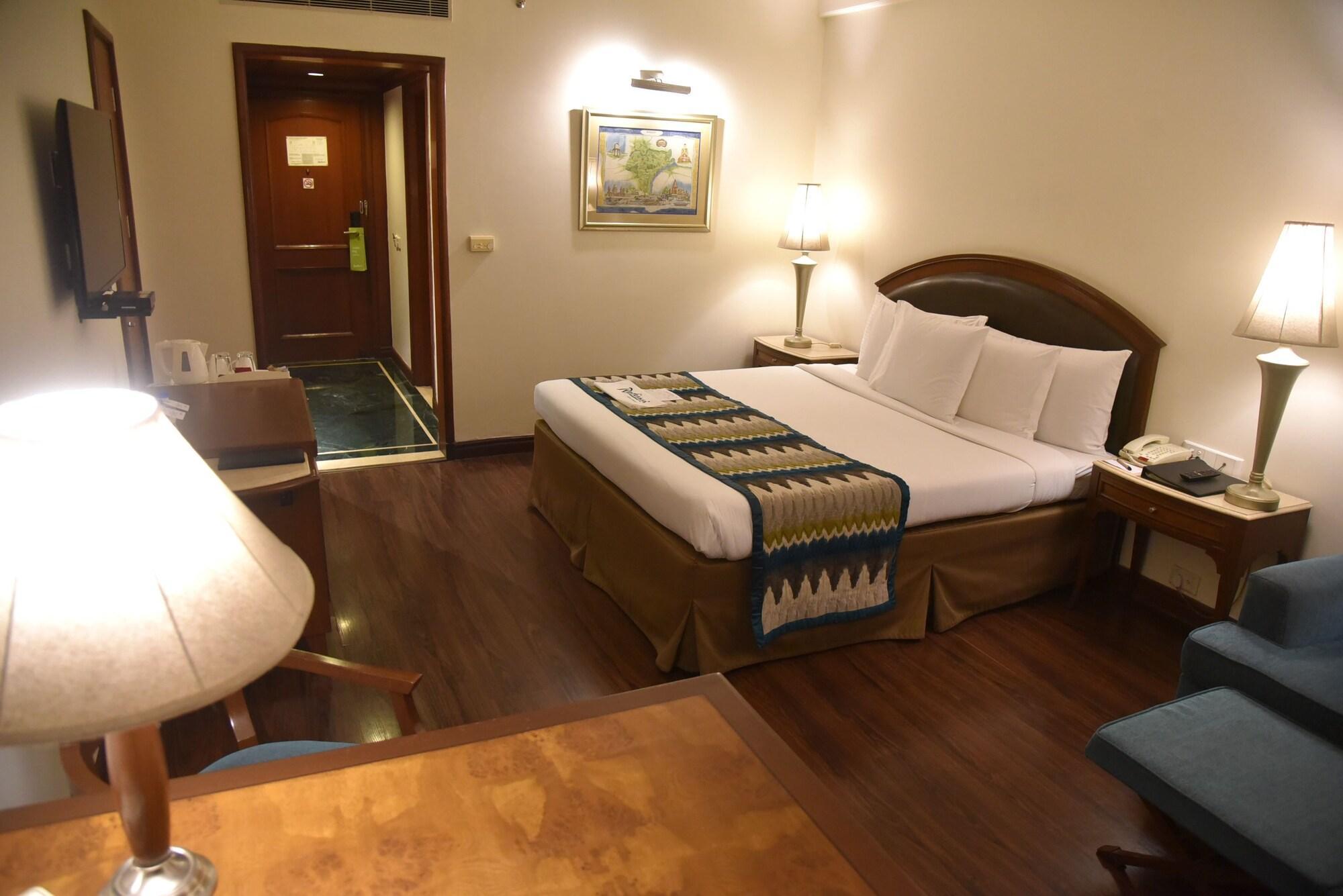Radisson Hotel Varanasi Esterno foto