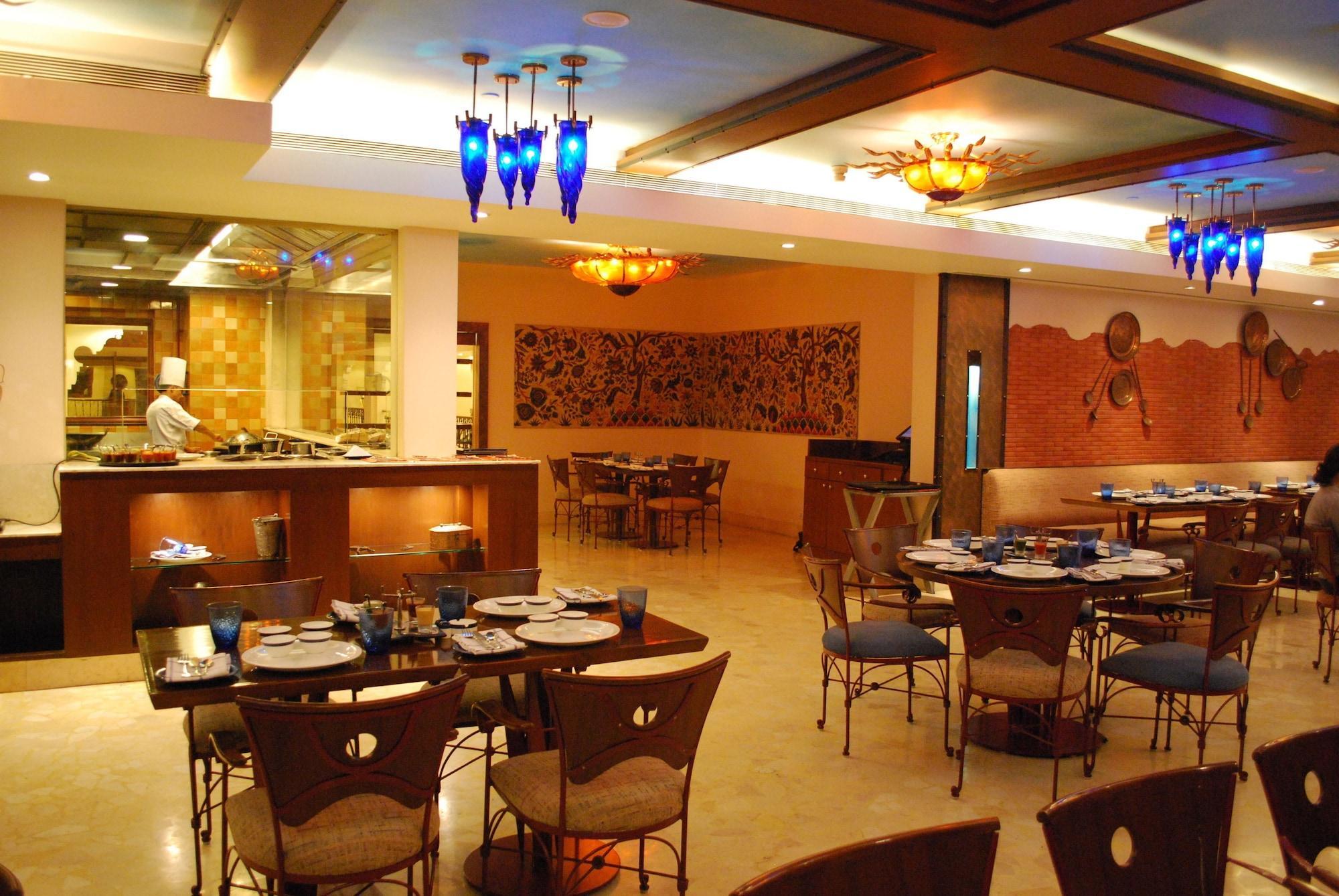 Radisson Hotel Varanasi Esterno foto