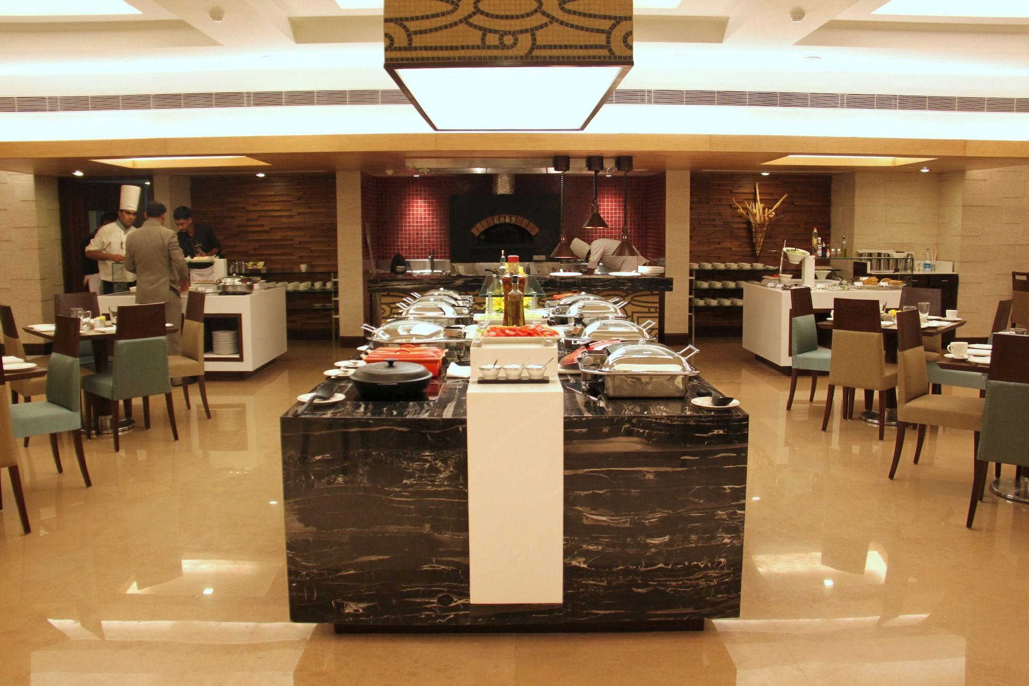 Radisson Hotel Varanasi Esterno foto