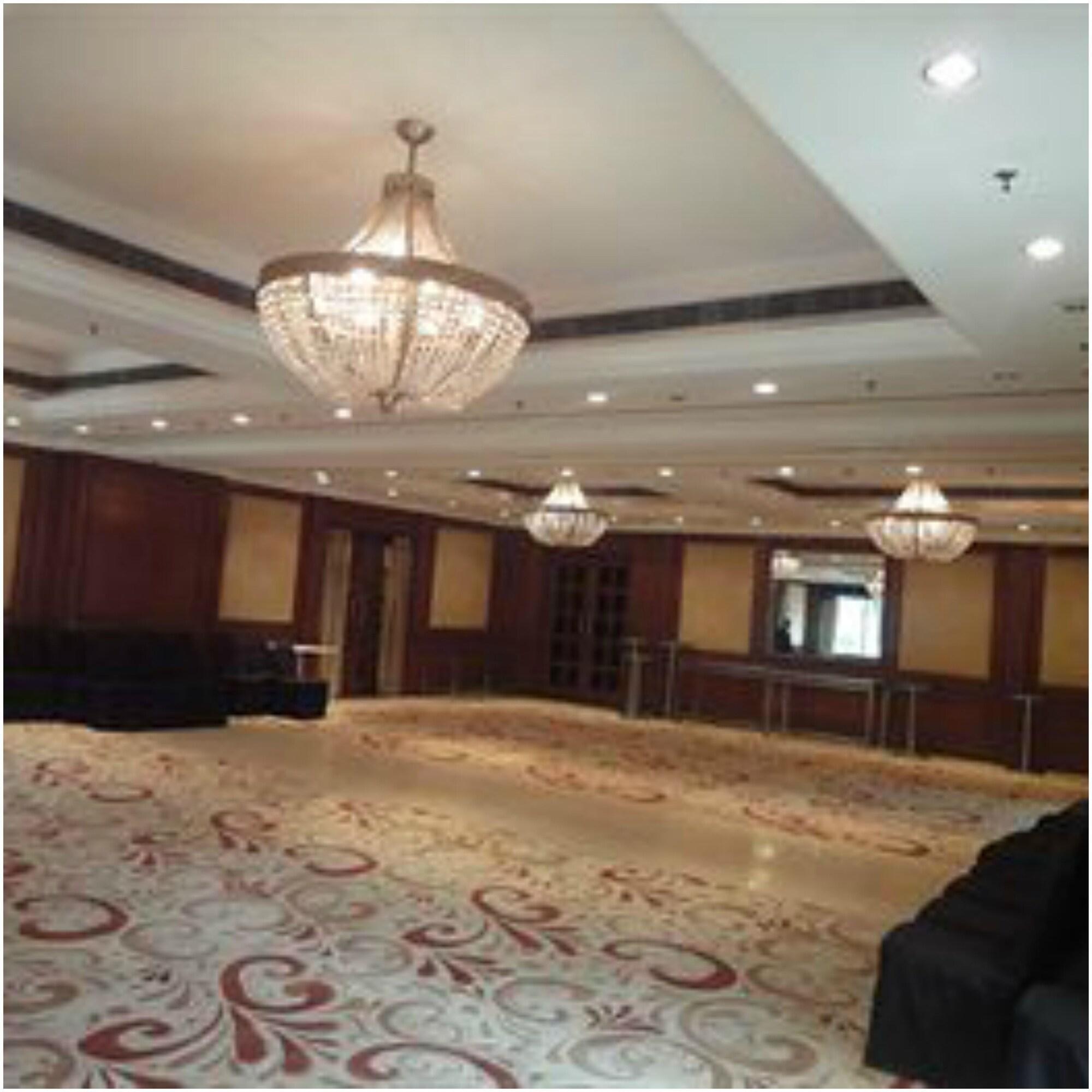 Radisson Hotel Varanasi Esterno foto