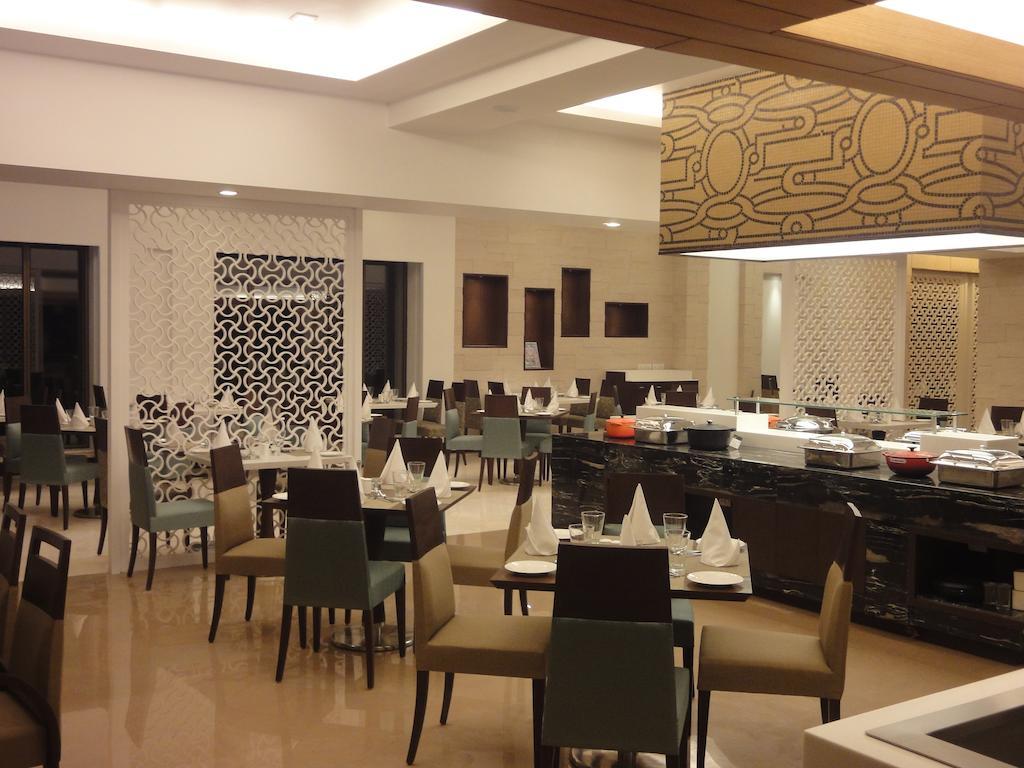 Radisson Hotel Varanasi Esterno foto