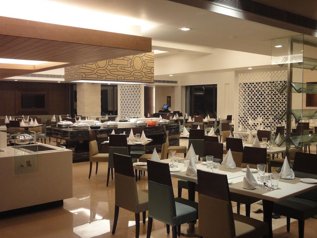 Radisson Hotel Varanasi Esterno foto