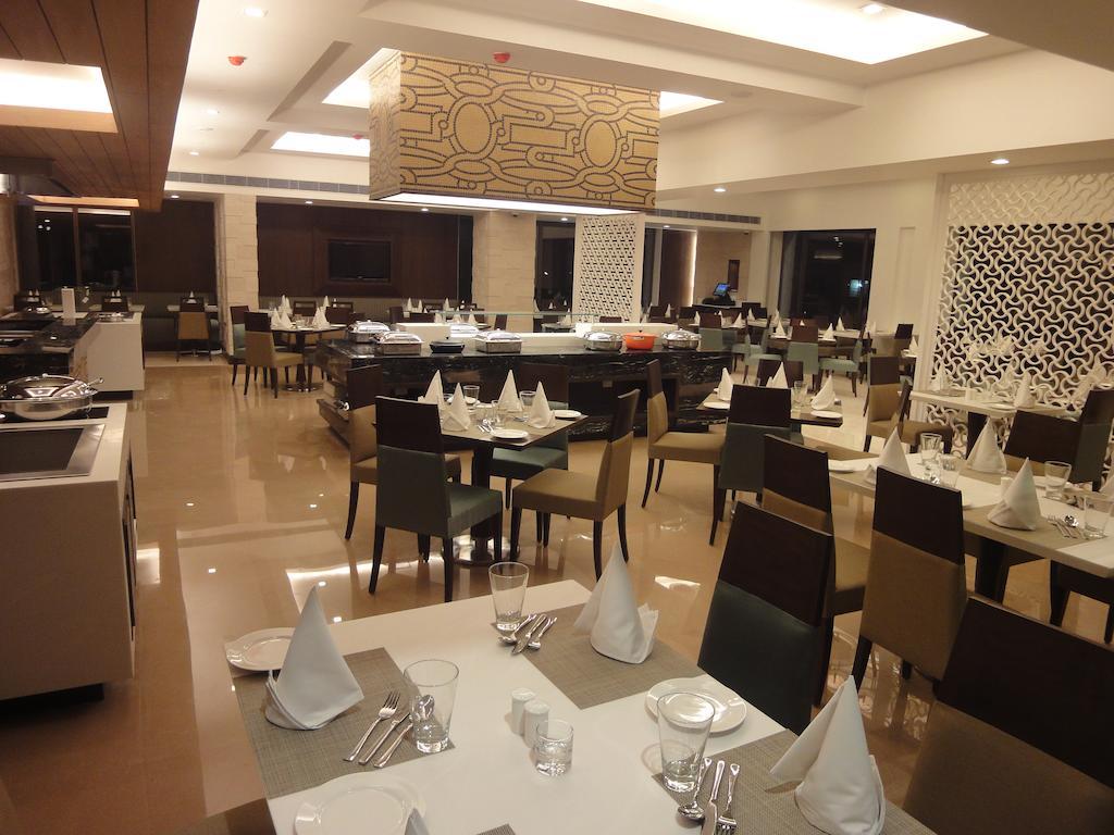 Radisson Hotel Varanasi Esterno foto
