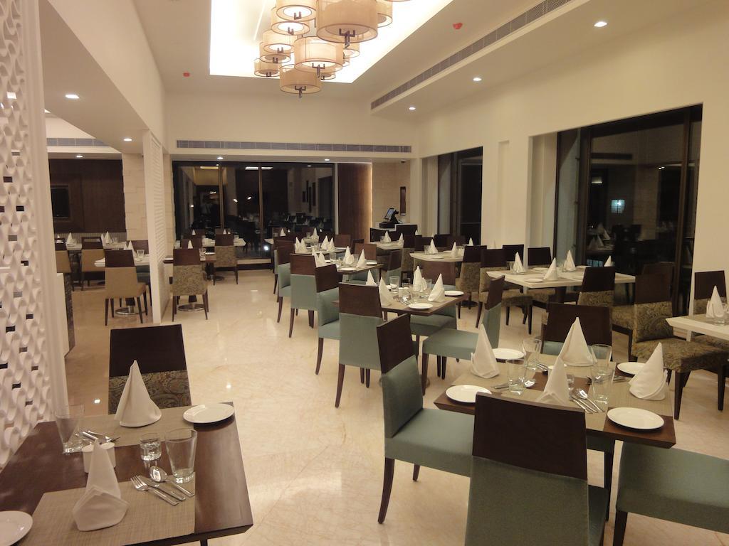 Radisson Hotel Varanasi Esterno foto