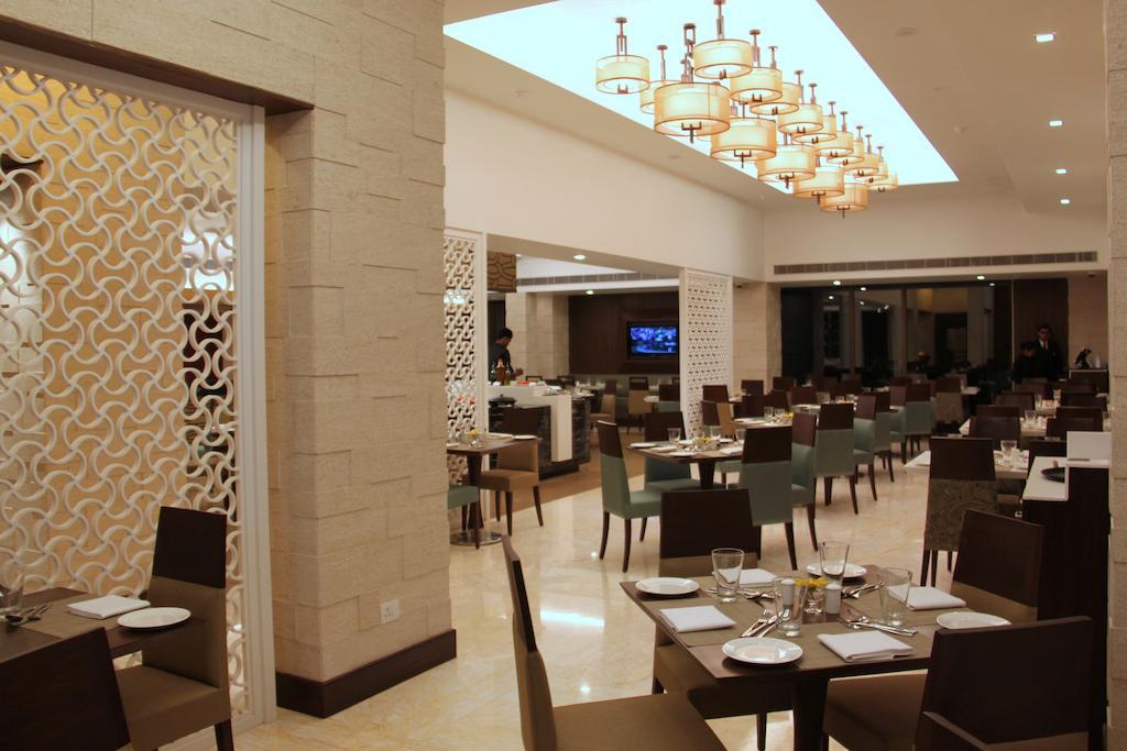 Radisson Hotel Varanasi Esterno foto